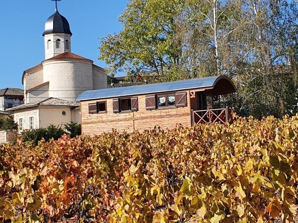 La Roulotte De Chiroubles Guest House Exterior photo